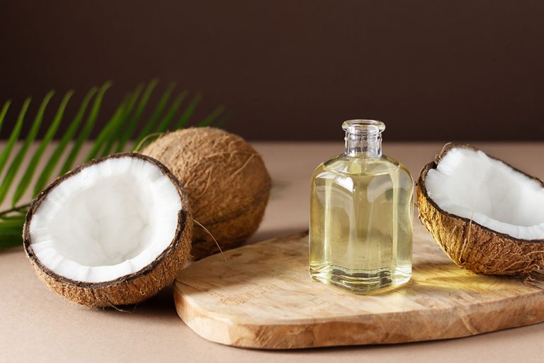 7 Amazing Home Remedies for Dry Scalp